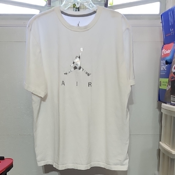 Air Jordan Cream T-Shirt - Picture 1 of 1